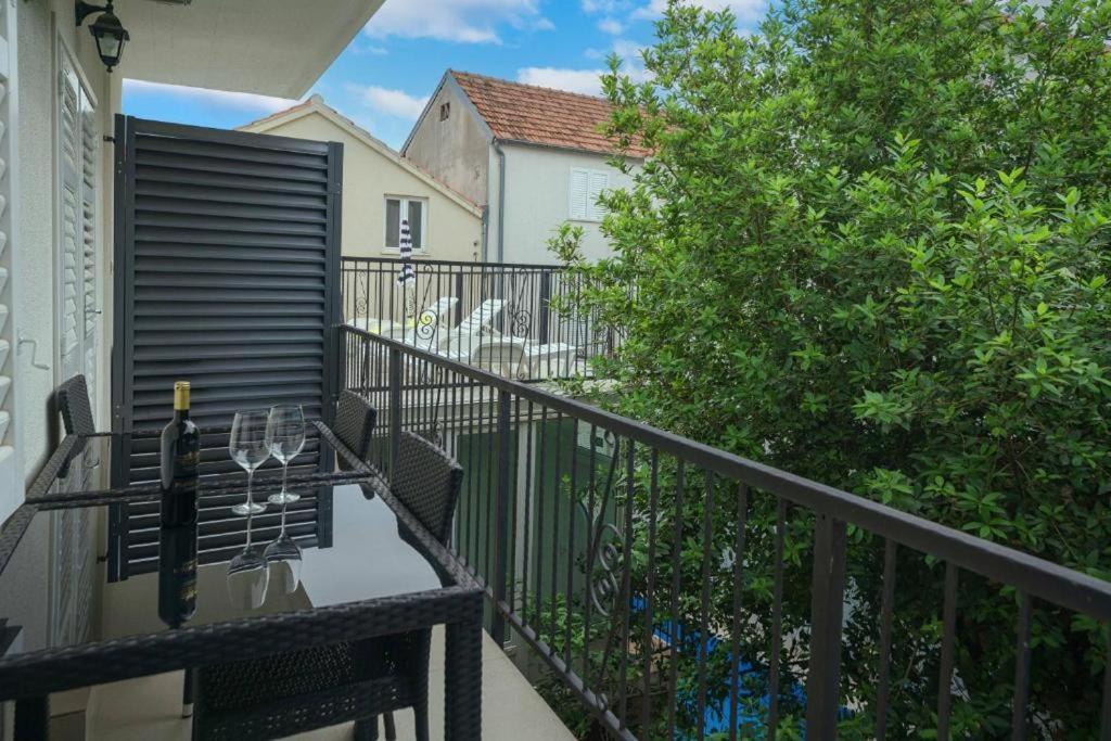 Heritage Residence In Center With Pool- Apartments Vodice Room photo